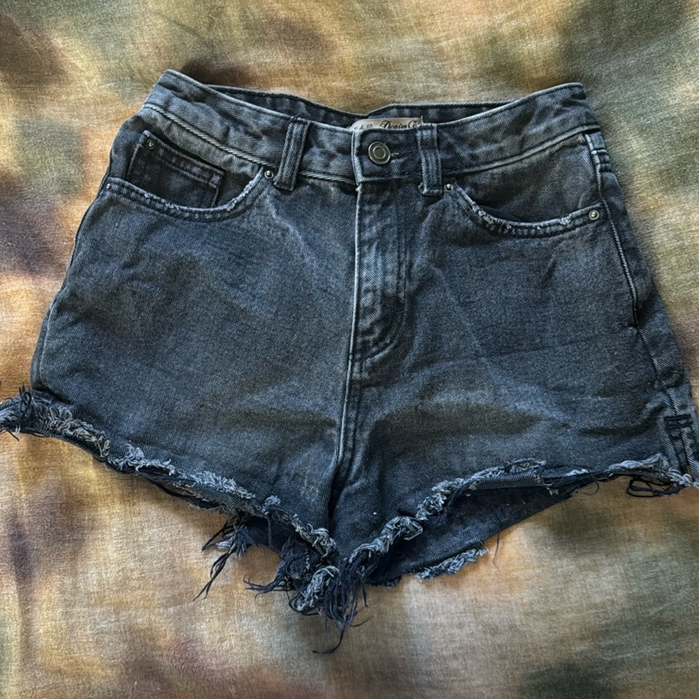 Denim & Co Distressed Jean shorts